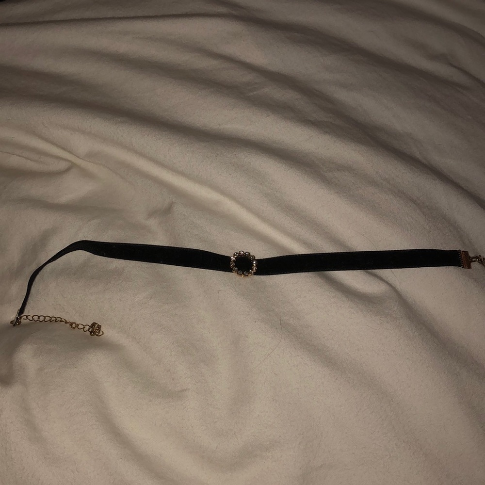 Black choker